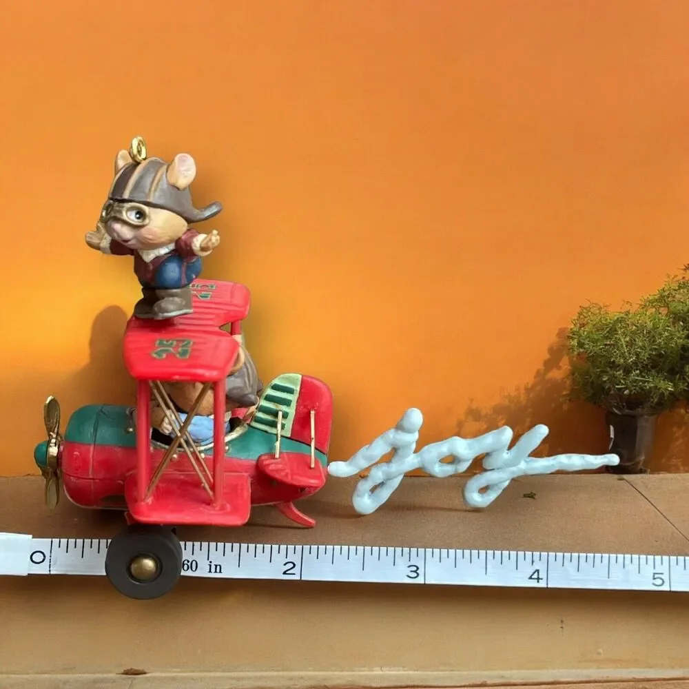 NIB Vtg.“Spreading Joy” 1993 Mouse Plane Enesco Christmas Ornament Pilot Kitschy